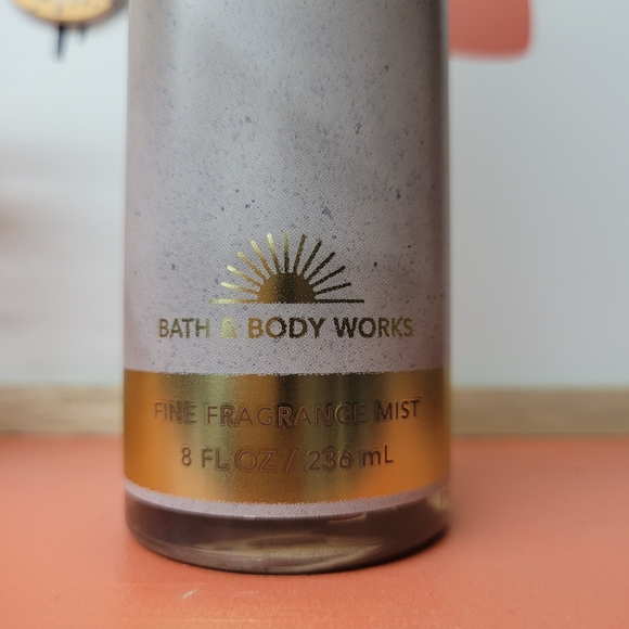 Bath & Body Works Fresh Coconut & Cotton - Picture 3 of 4